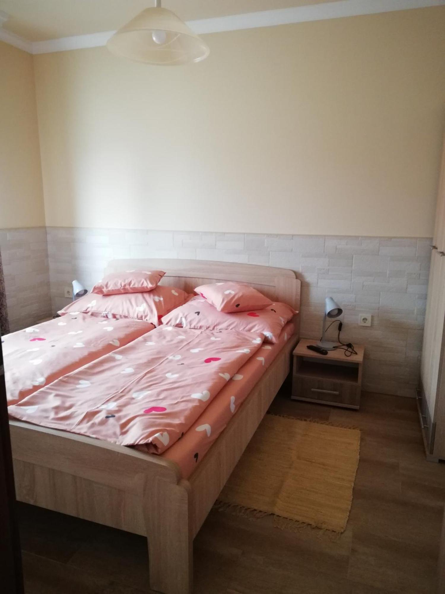 Imola Es Andrea Apartmanhaz 3 ไฮจ์ดุสโซบอสโล ภายนอก รูปภาพ