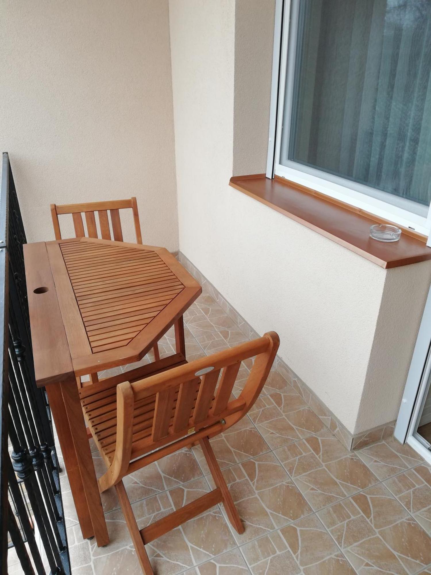 Imola Es Andrea Apartmanhaz 3 ไฮจ์ดุสโซบอสโล ภายนอก รูปภาพ
