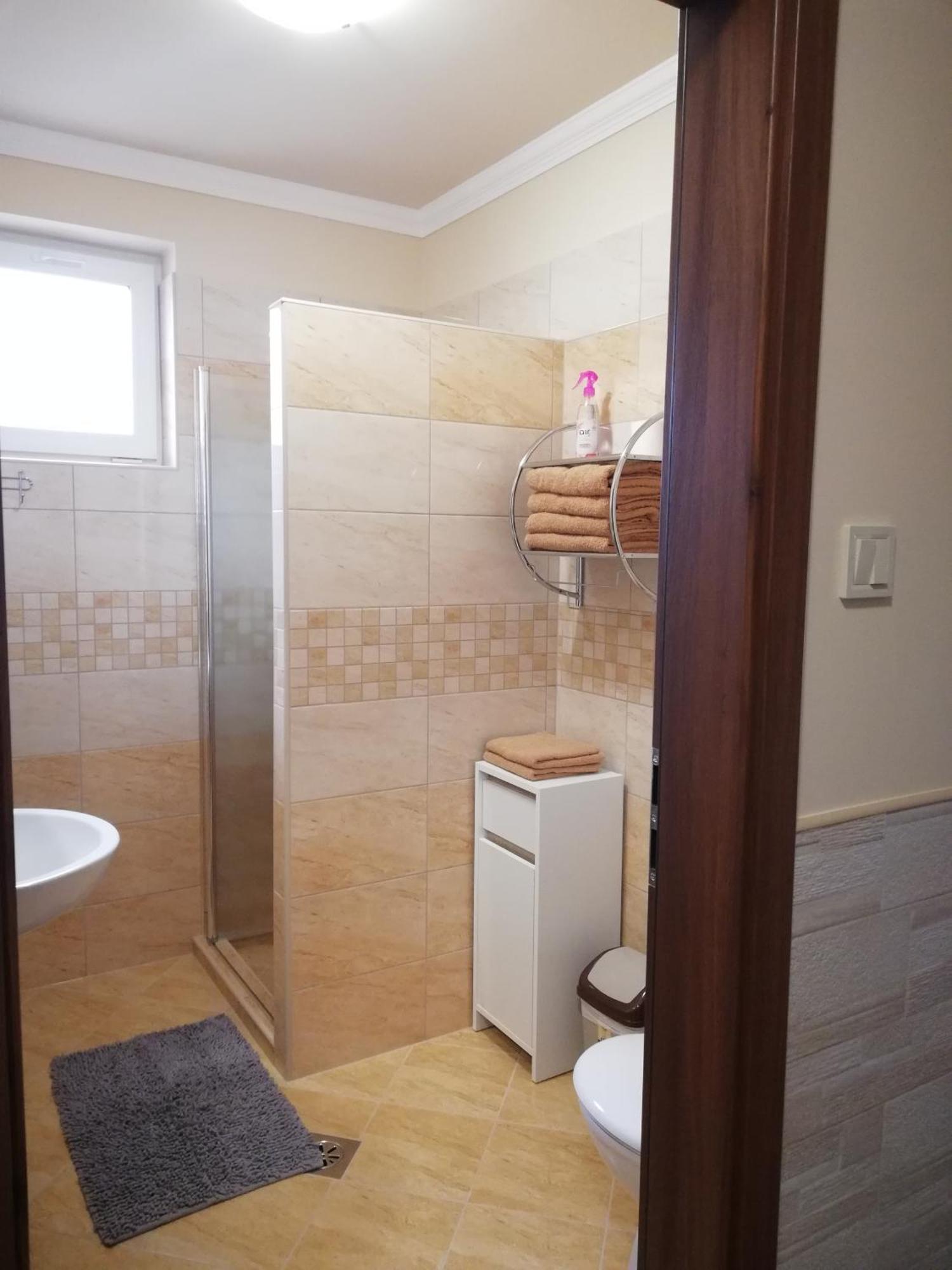 Imola Es Andrea Apartmanhaz 3 ไฮจ์ดุสโซบอสโล ภายนอก รูปภาพ